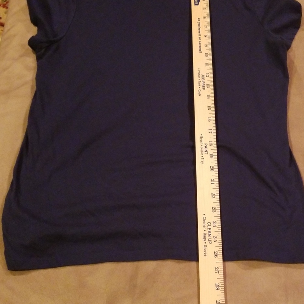 Old Navy tshirt - Picture 5 of 6